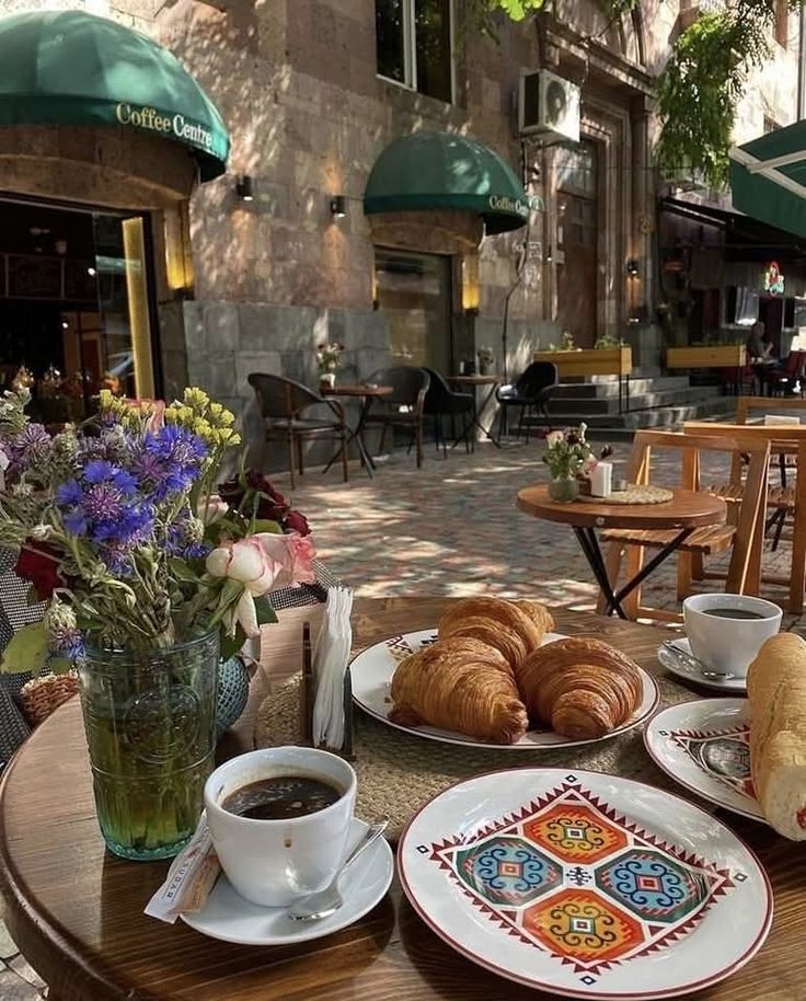 Puducherry French Café